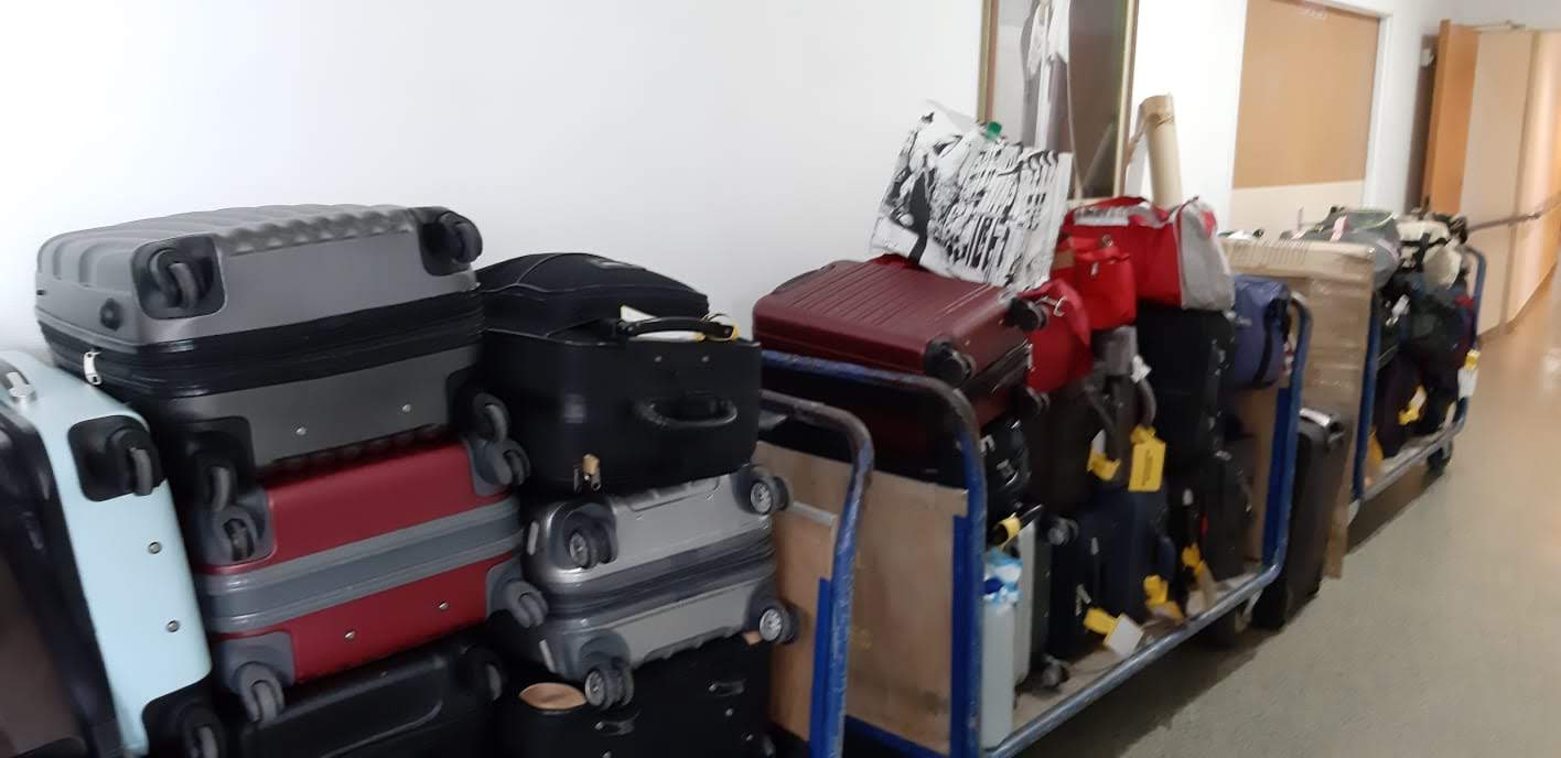 Chariot de bagages de l'Hospitalité d'Evry à l'Accueil Notre Dame à la fin du pèlerinage 2019